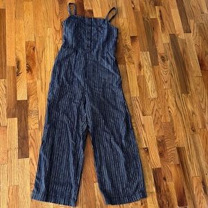 Color is Navy Blue with white and light blue stripes